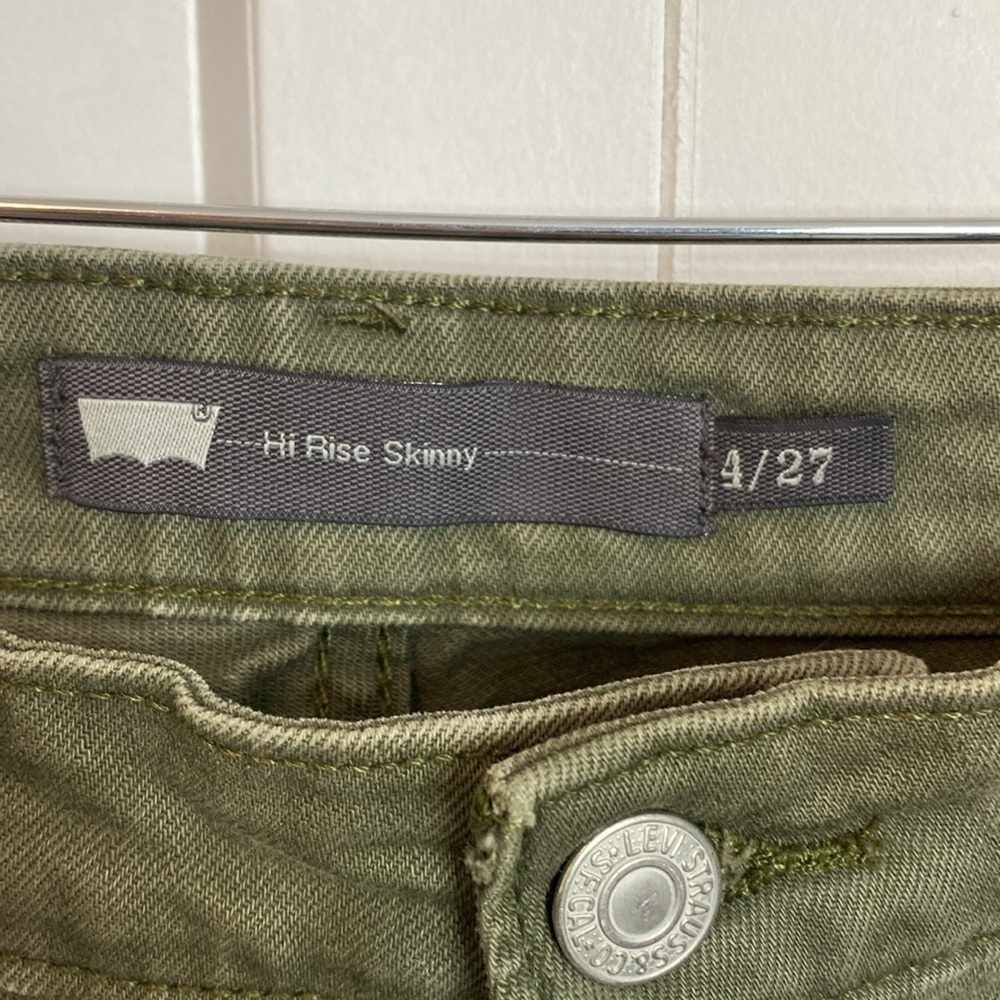Levi's Women's Skinny Jeans in Olive Green - Picture 2 of 9